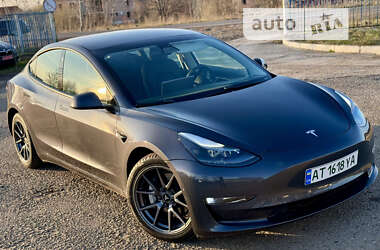 Седан Tesla Model 3 2021 в Калуші