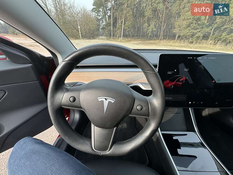Седан Tesla Model 3 2018 в Ахтырке