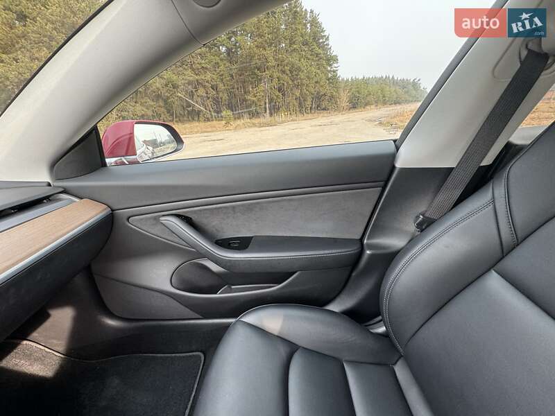 Седан Tesla Model 3 2018 в Ахтырке
