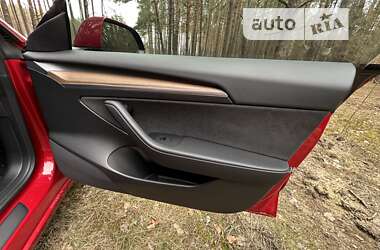 Седан Tesla Model 3 2022 в 
