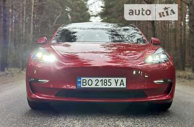 Седан Tesla Model 3 2022 в 