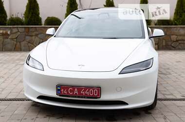 Седан Tesla Model 3 2024 в Львове