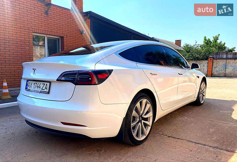 Седан Tesla Model 3 2018 в Чернівцях фото 4 Седан Tesla Model 3 2018 в Чернівцях
