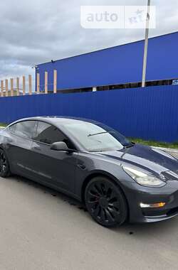 Седан Tesla Model 3 2022 в Мукачево