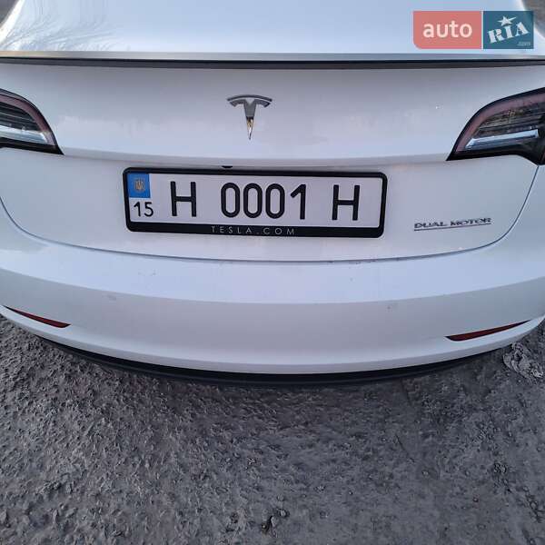 Седан Tesla Model 3 2021 в Миколаєві