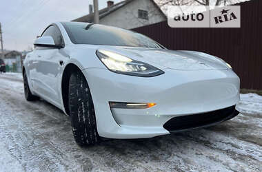 Седан Tesla Model 3 2022 в Надворной