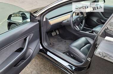 Седан Tesla Model 3 2019 в 