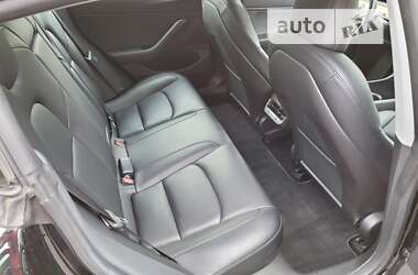Седан Tesla Model 3 2019 в 