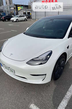 Седан Tesla Model 3 2022 в Киеве