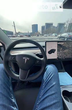 Седан Tesla Model 3 2022 в Киеве