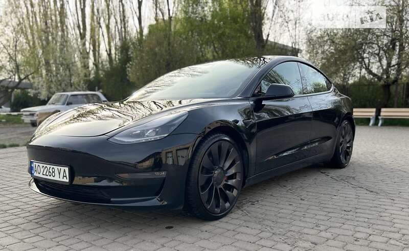 Седан Tesla Model 3 2021 в Ужгороді