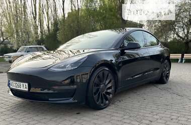 Седан Tesla Model 3 2021 в Ужгороді