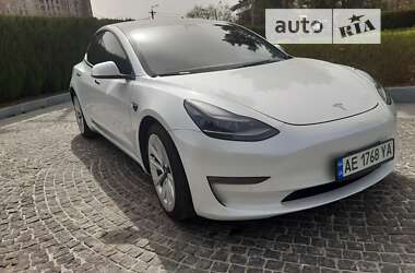 Седан Tesla Model 3 2022 в Днепре