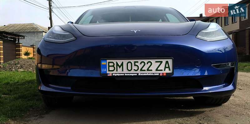 Седан Tesla Model 3 2019 в Сумах