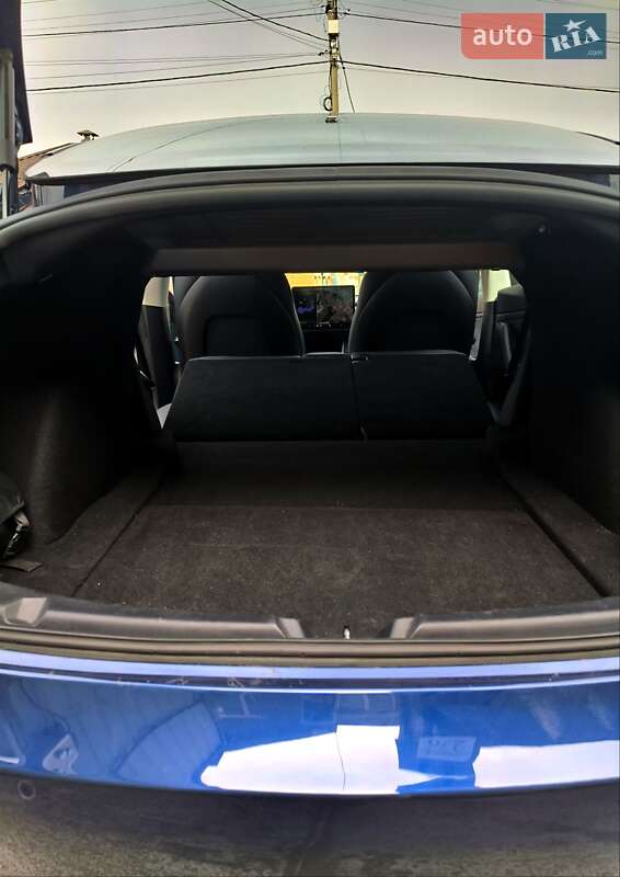 Седан Tesla Model 3 2019 в Сумах