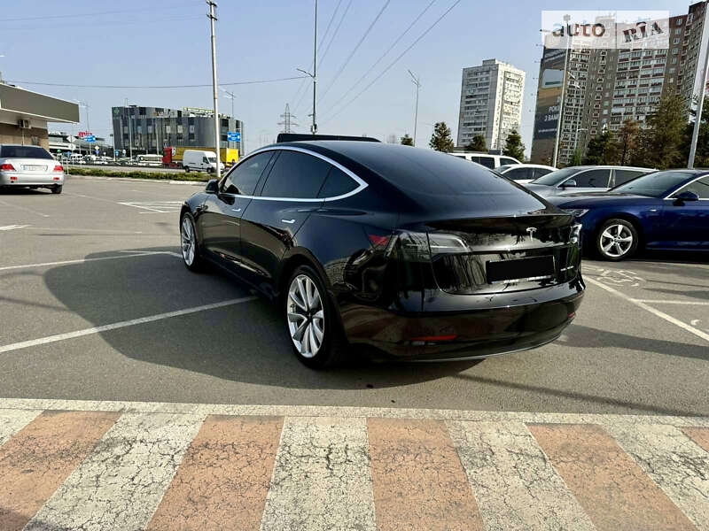 Седан Tesla Model 3 2019 в Киеве