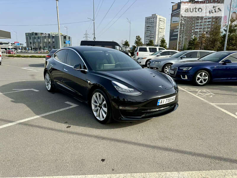 Седан Tesla Model 3 2019 в Киеве