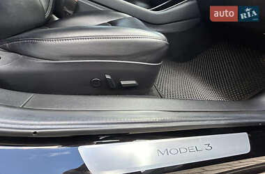Седан Tesla Model 3 2018 в Львове