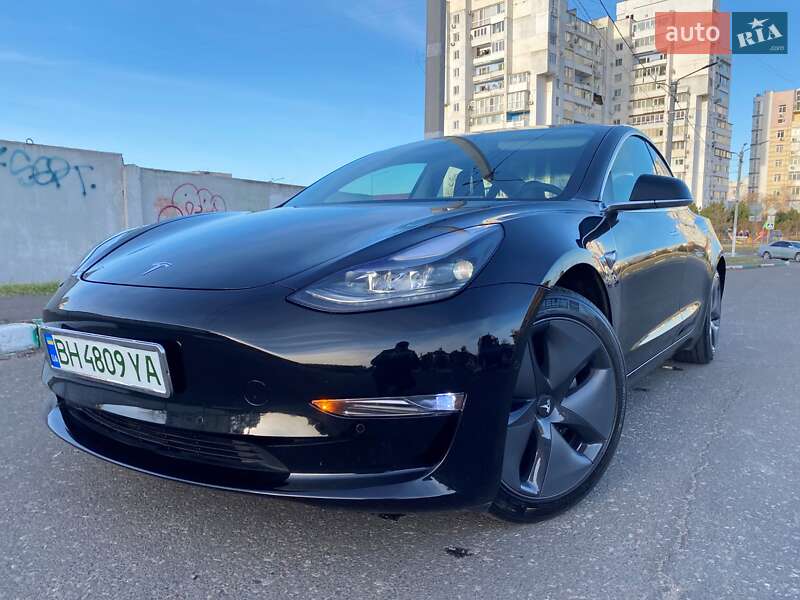 Седан Tesla Model 3 2019 в Одесі