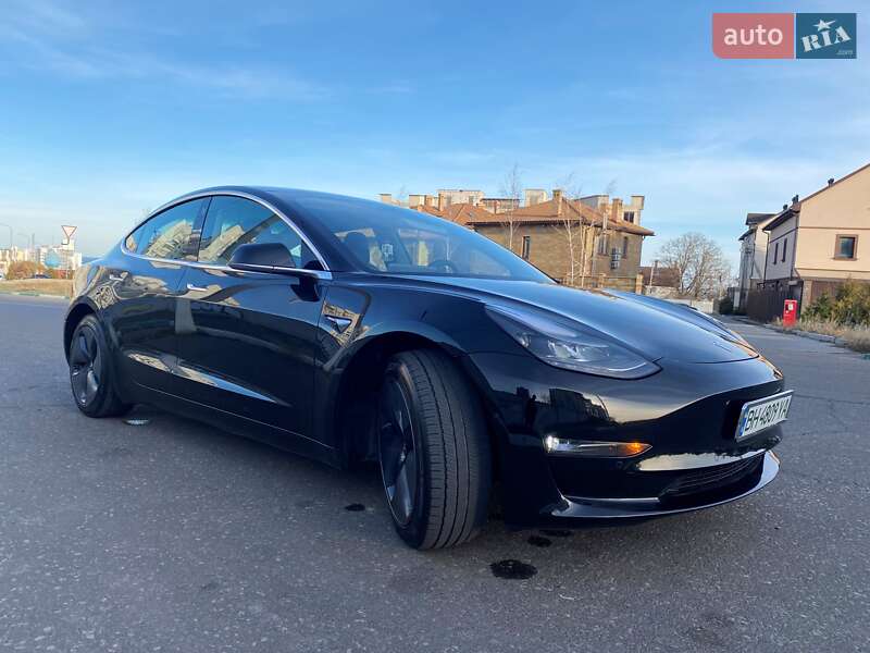 Седан Tesla Model 3 2019 в Одесі