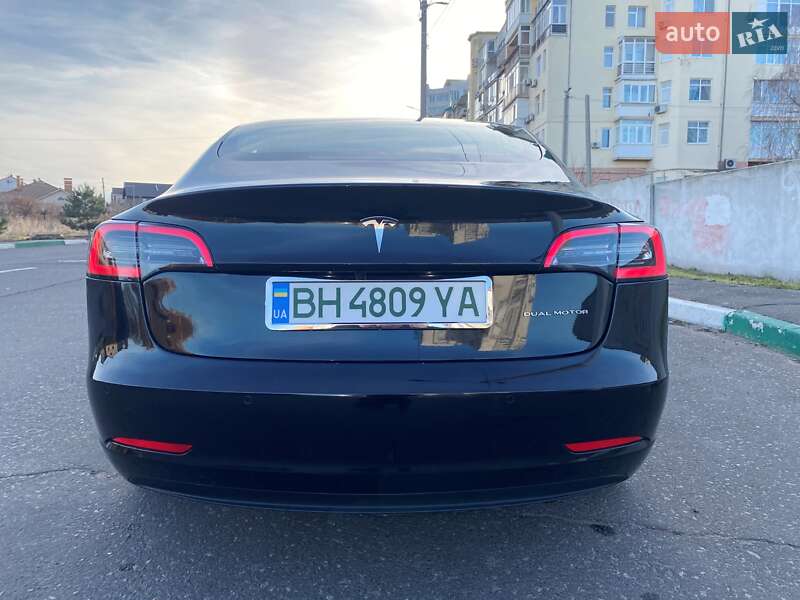 Седан Tesla Model 3 2019 в Одесі