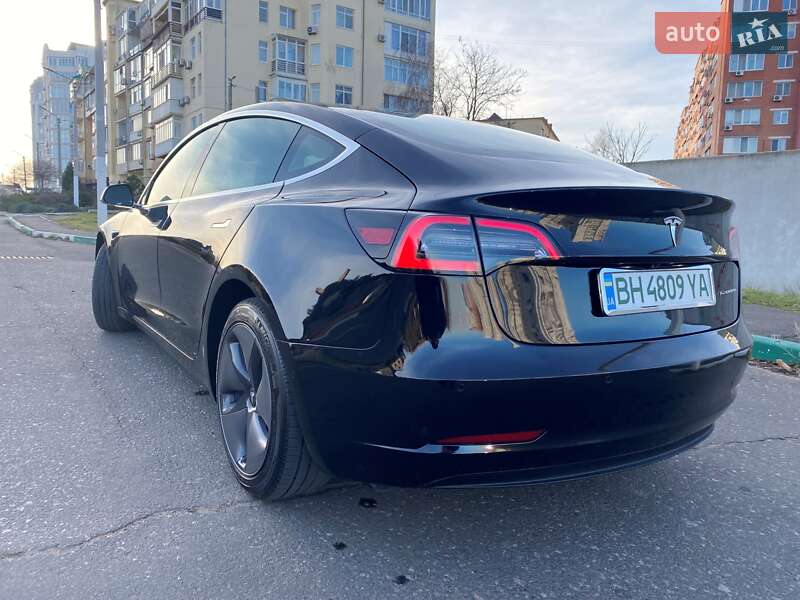 Седан Tesla Model 3 2019 в Одесі