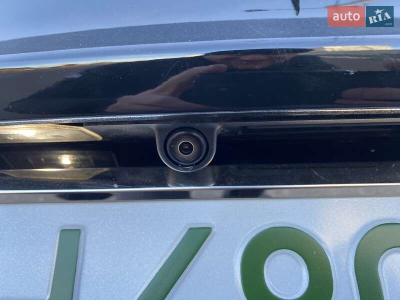 Седан Tesla Model 3 2019 в Одесі