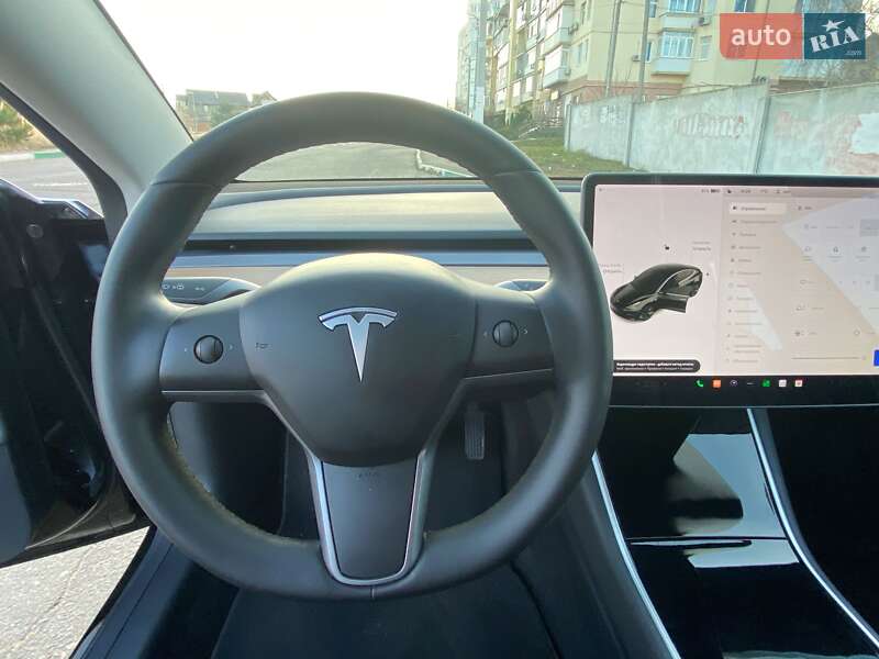 Седан Tesla Model 3 2019 в Одесі