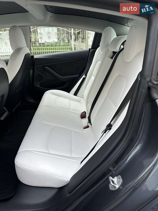 Седан Tesla Model 3 2021 в Одессе