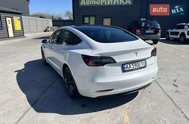 Седан Tesla Model 3 2019 в Киеве