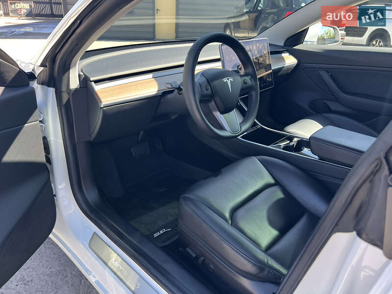Седан Tesla Model 3 2019 в Києві