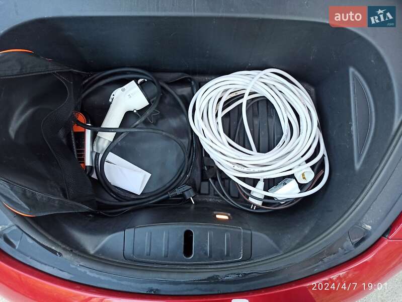 Седан Tesla Model 3 2019 в Виннице