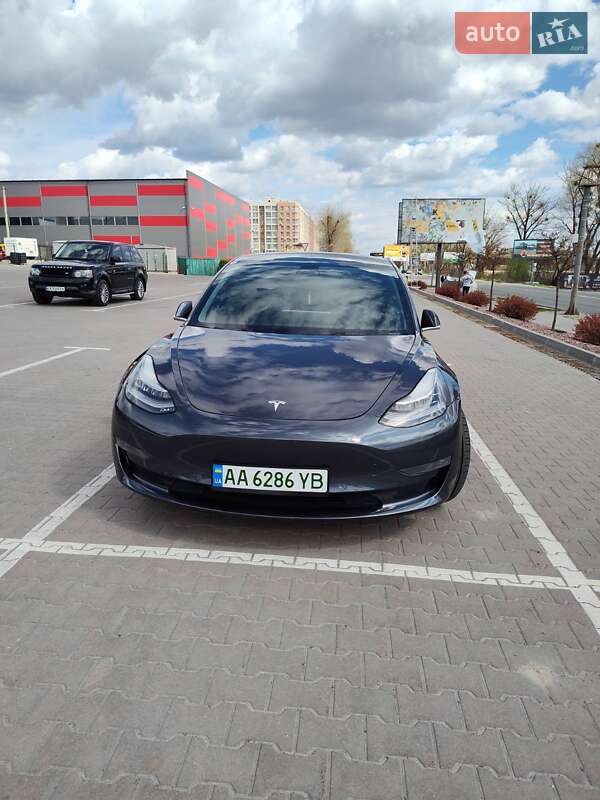 Седан Tesla Model 3 2019 в Києві