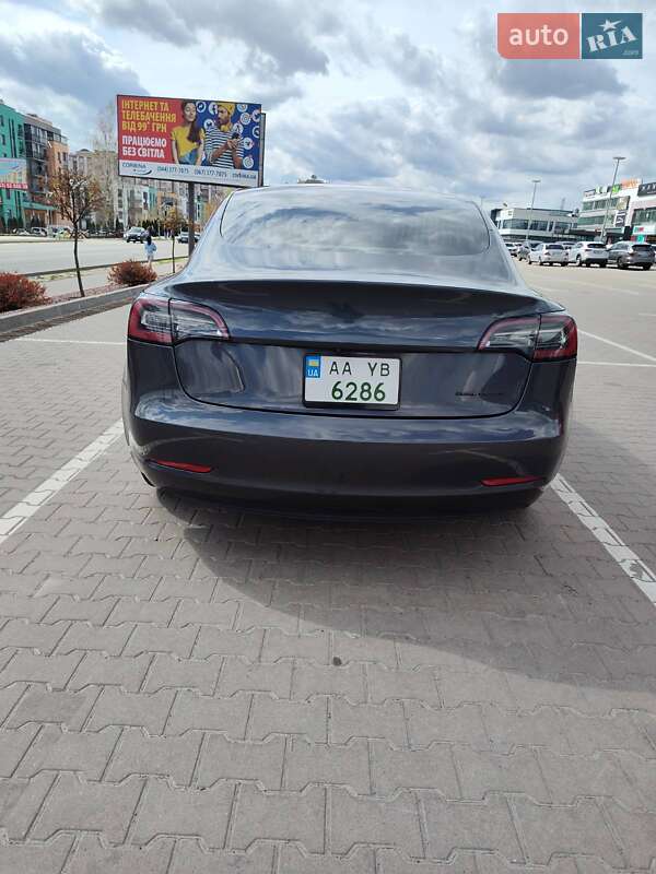 Седан Tesla Model 3 2019 в Києві