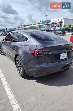 Седан Tesla Model 3 2019 в Києві