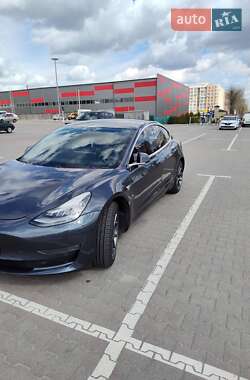 Седан Tesla Model 3 2019 в Києві