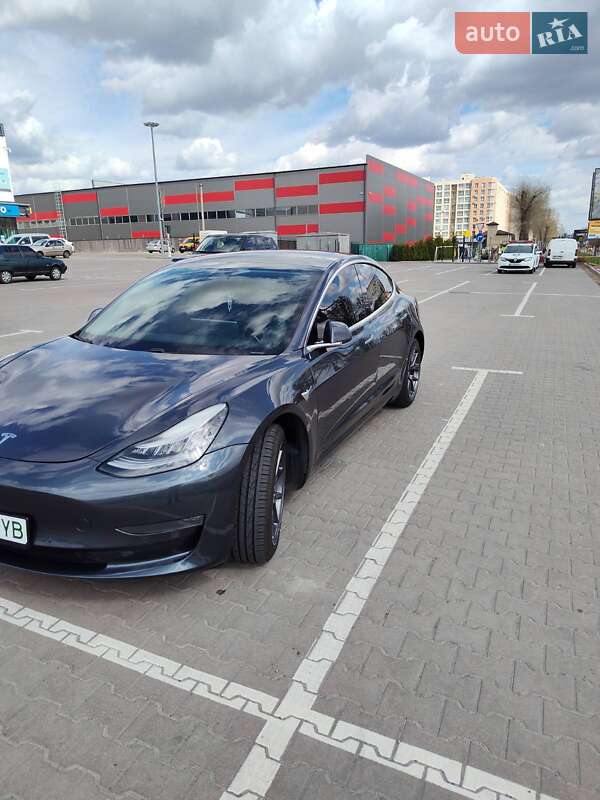Седан Tesla Model 3 2019 в Києві