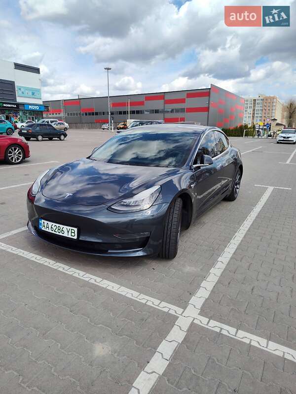 Седан Tesla Model 3 2019 в Києві