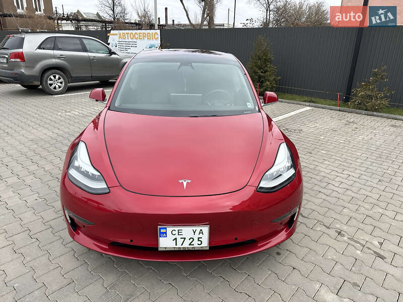 Седан Tesla Model 3 2018 в Черновцах