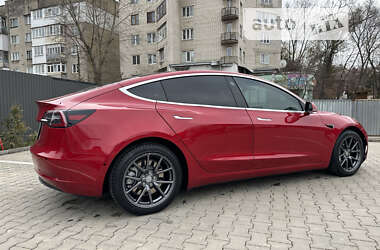 Седан Tesla Model 3 2018 в Черновцах