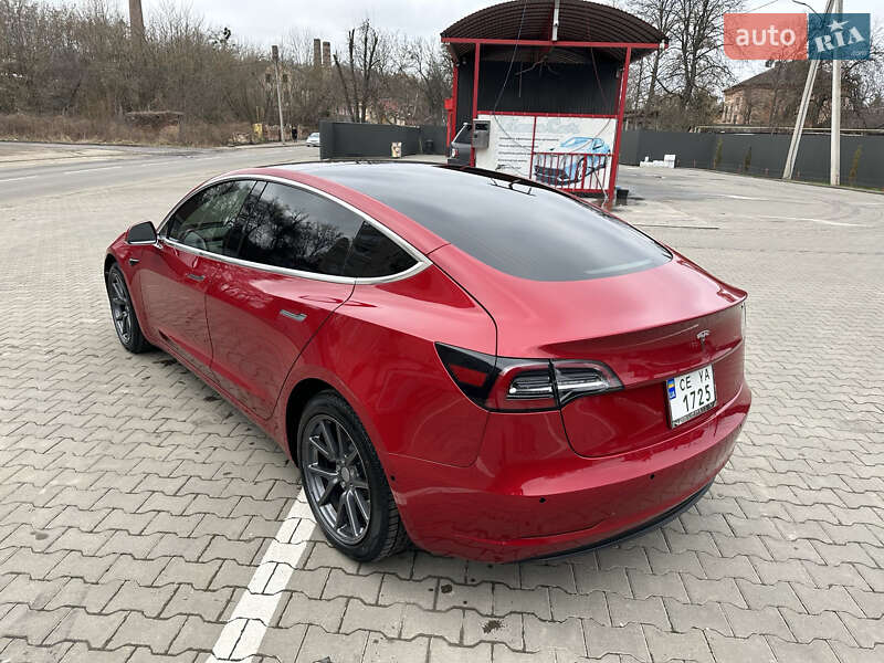Седан Tesla Model 3 2018 в Черновцах