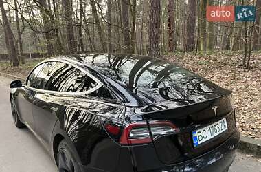 Седан Tesla Model 3 2019 в Львове