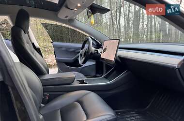 Седан Tesla Model 3 2019 в Львове