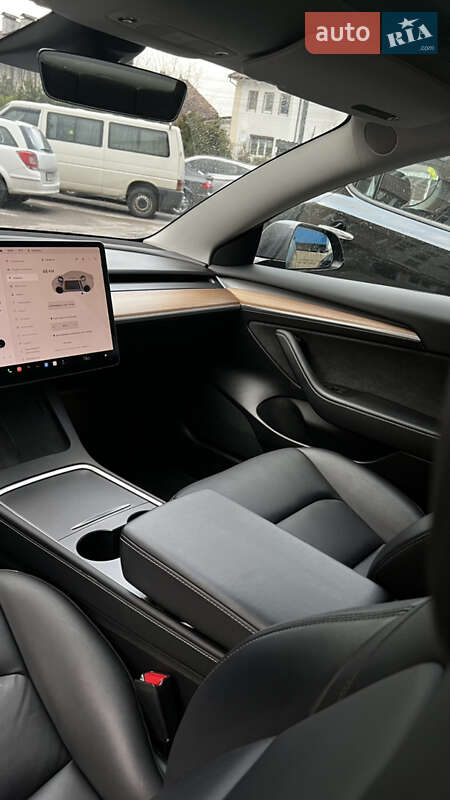 Седан Tesla Model 3 2022 в Києві