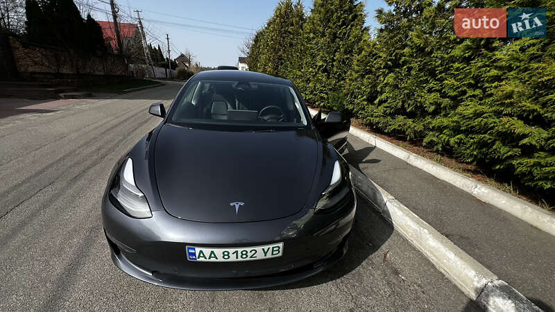 Седан Tesla Model 3 2022 в Києві