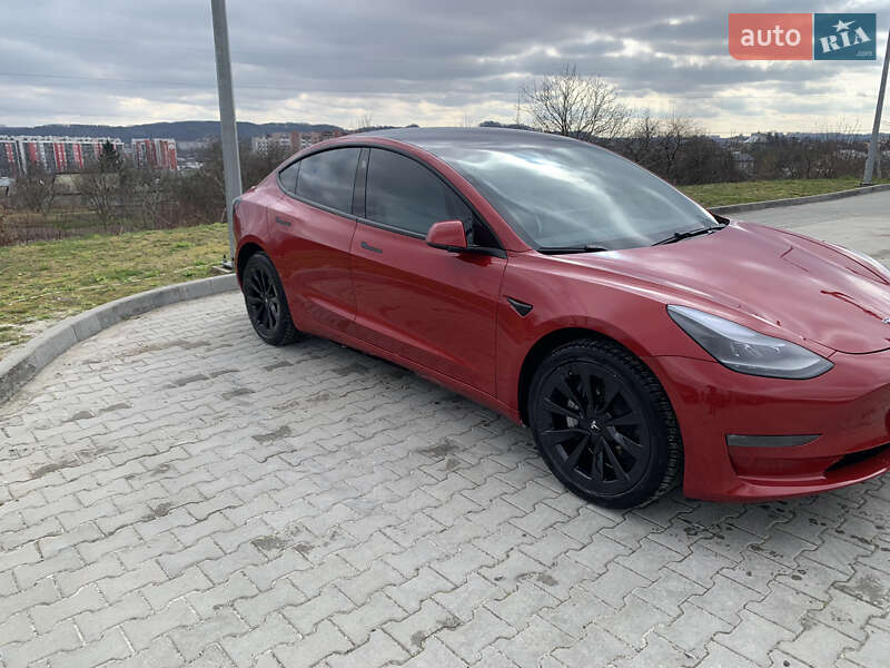 Седан Tesla Model 3 2021 в Львове