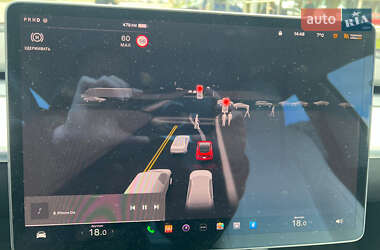 Седан Tesla Model 3 2021 в 