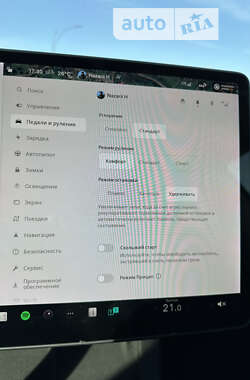 Седан Tesla Model 3 2021 в 
