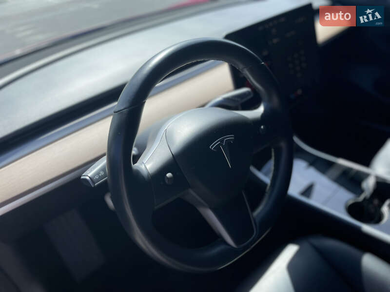 Седан Tesla Model 3 2018 в Львові