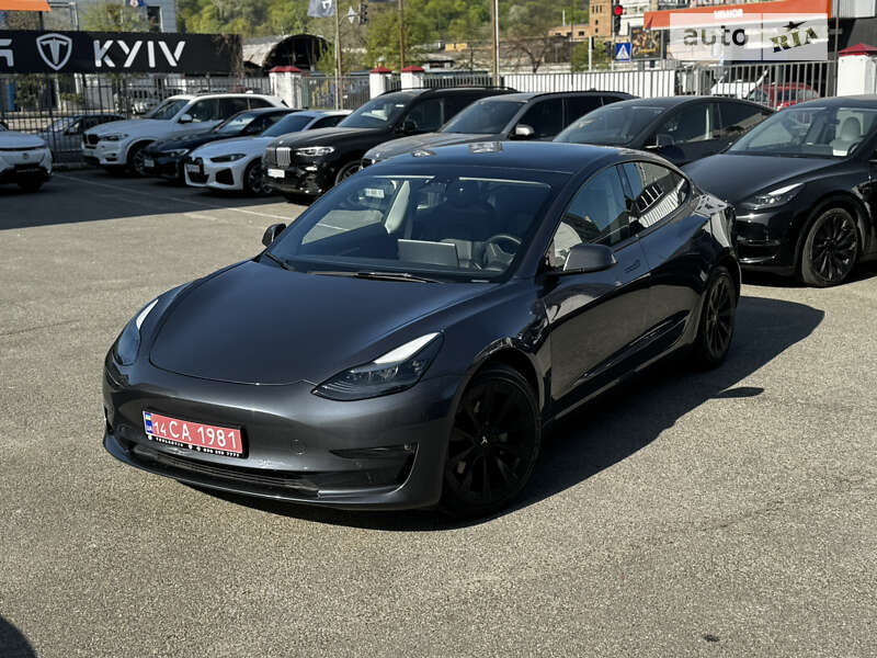 Tesla Model 3 2022